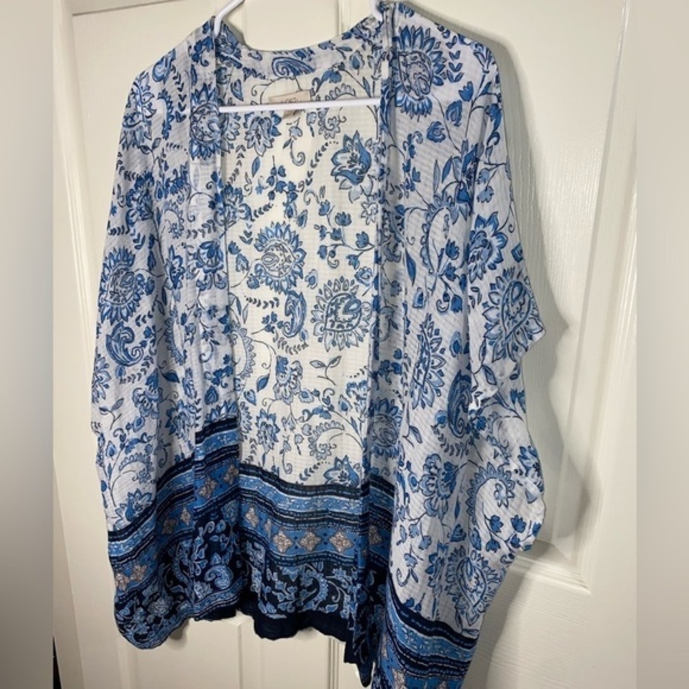 LOFT Blue and White Paisley Kimono, Duster, Swim Coverup, Bohemian Size M/L